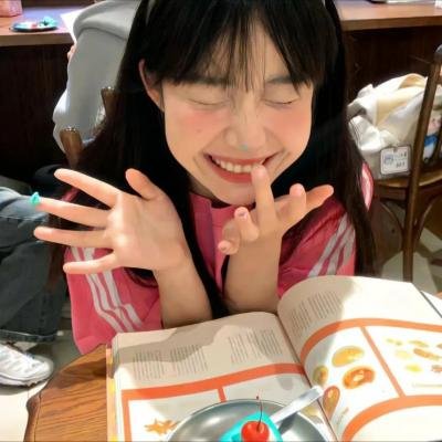 踉跄的女孩